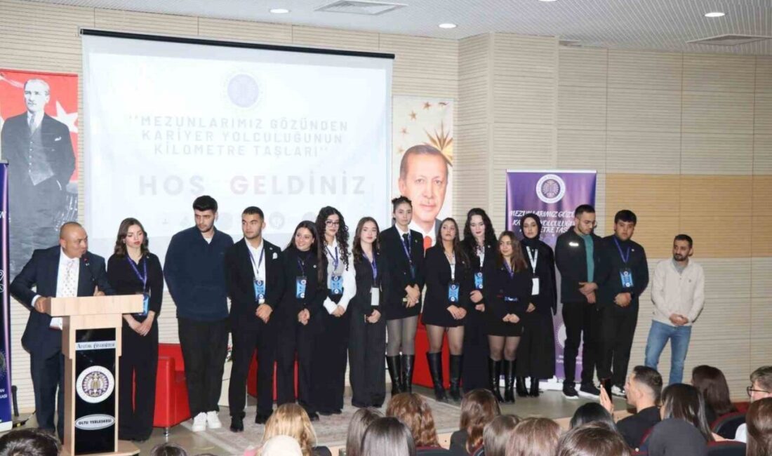 Oltu’da “Kariyer Yolculuğunun Kilometre Taşları” Paneline Yoğun İlgi Gözlemlendi Oltu'da düzenlenen "Mezunlarımız Gözünden Kariyer Yolculuğunun Kilometre Taşları" paneline yoğun