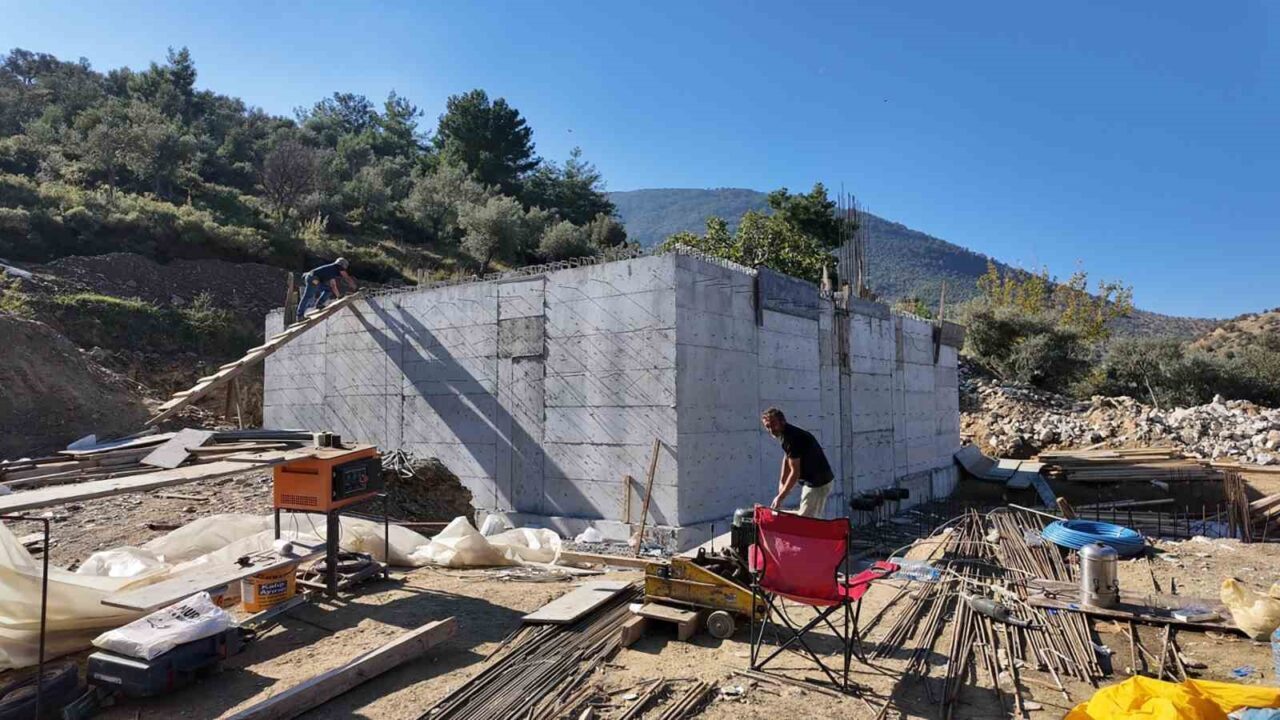 Muğla Büyükşehir Belediyesi MUSKİ, Milas Bafa Mahallesi'nde eski içme suyu