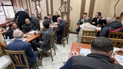 AK Parti Kütahya Milletvekili İsmail Çağlar Bayırcı, Balıklı Caddesi esnafıyla