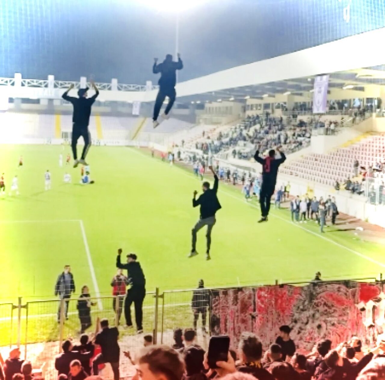 Nebi Hatipoğlu’ndan Eskişehirspor Taraftarının İkonik Fotoğrafına Değerlendirme: “Bu Sevdaya Ağ Örülmez”