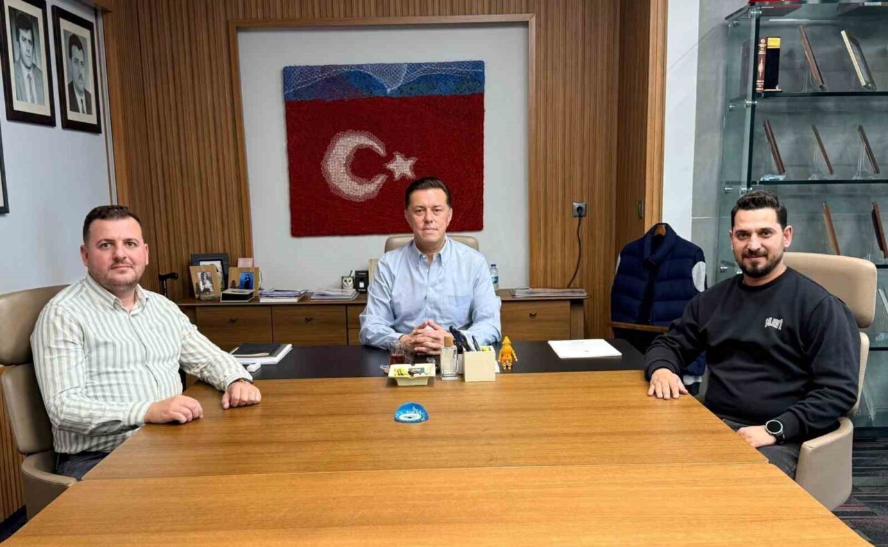 AK Parti Eskişehir Milletvekili Nebi Hatipoğlu, görevlerini tamamlayan Odunpazarı İlçe