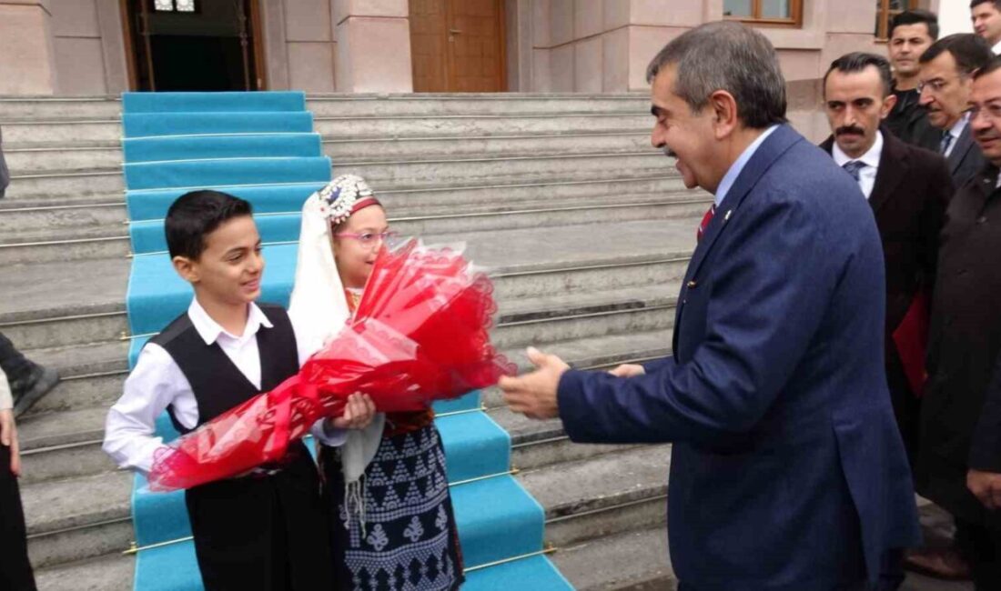 Milli Eğitim Bakanı Yusuf Tekin, Malatya’da resmi temaslarda bulunmak üzere bölgeye gitti. Milli Eğitim Bakanı Yusuf Tekin, Malatya'da bir dizi ziyaret gerçekleştirmek