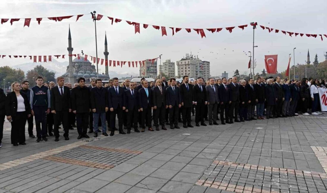 Kayseri'de 24 Kasım Öğretmenler Günü için düzenlenen törende İl Milli