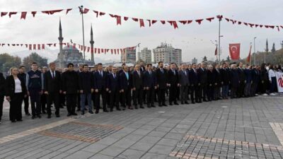 Kayseri'de 24 Kasım Öğretmenler Günü için düzenlenen törende İl Milli