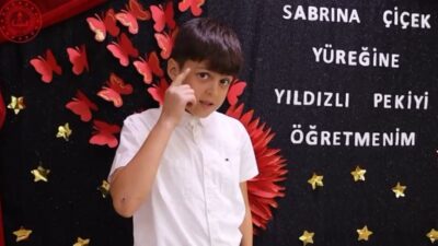 Bolu'da Dağkent Kıroğlu ESV İlkokulu öğrencileri, 24 Kasım Öğretmenler Günü