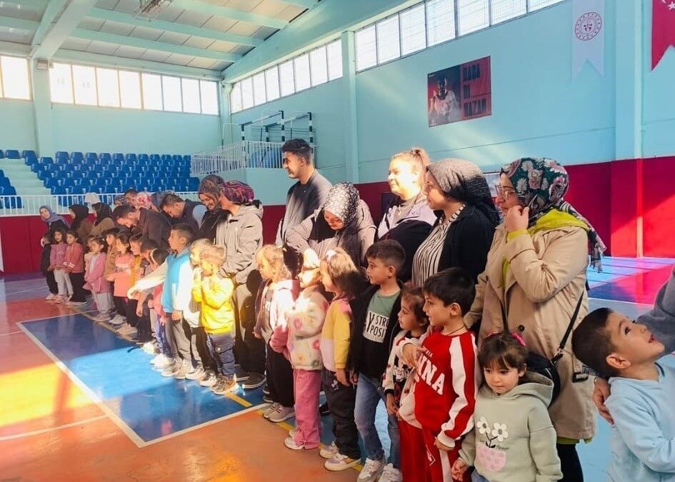 Kütahya İl Emniyet Müdürlüğü, Aslanapa ve Altıntaş'taki öğrencilere trafik eğitimi