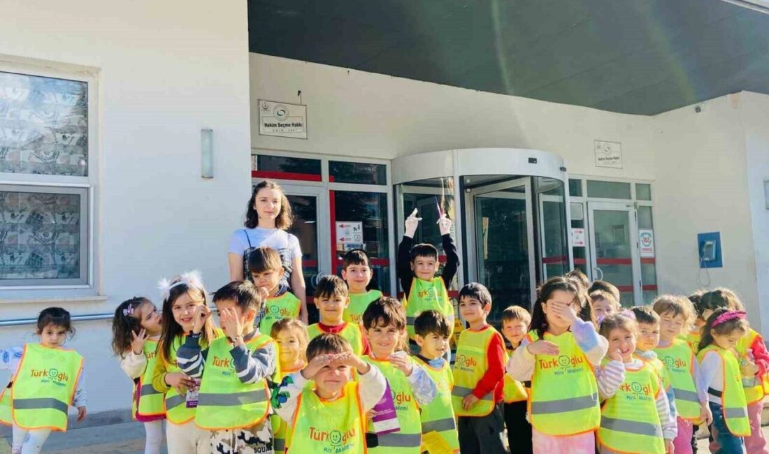 Bilecik'te Ağız ve Diş Sağlığı Haftası'nda Türkoğlu Kreşi öğrencileri, öğretmenleriyle