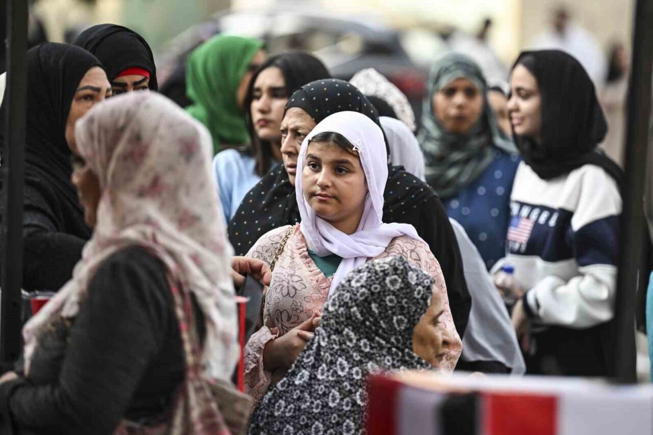 Mısır'da Temsilciler Meclisi'nin seçimleri başladı. 14 şehirde oy verme işlemleri