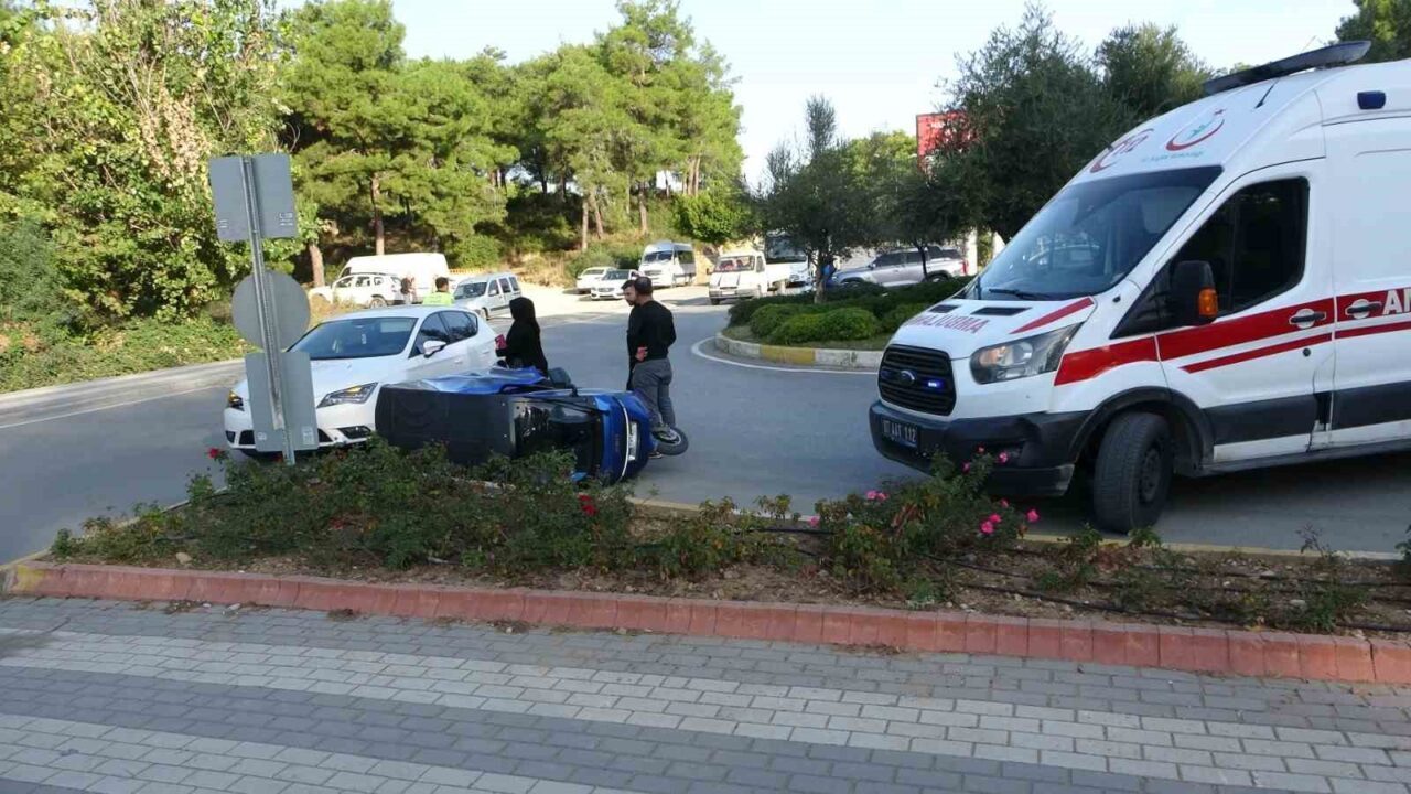 Manavgat’ta otomobil ile motorlu bisikletin çarpışması sonucu bir kişi yaralandı