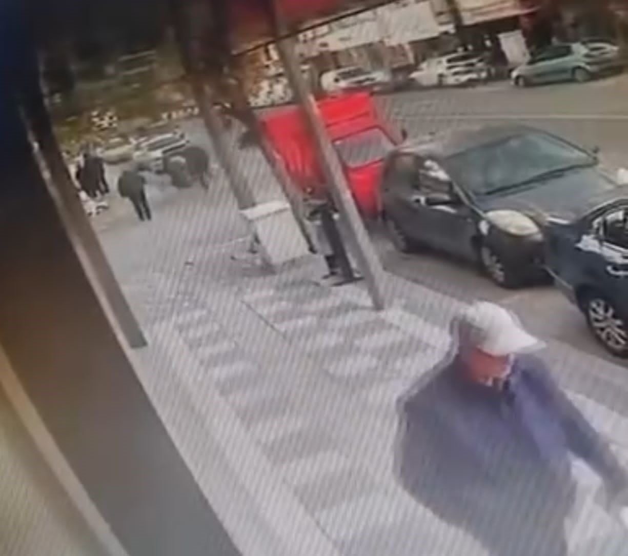 Afyonkarahisar'da A.A.S.'nin kullandığı motosiklet, kontrolden çıkarak önündeki elektrikli bisiklete çarptıktan