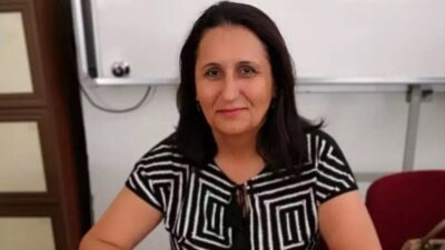 Mersin’in Silifke ilçesinde, yolun karşısına geçmeye çalışan 56 yaşındaki öğretmen