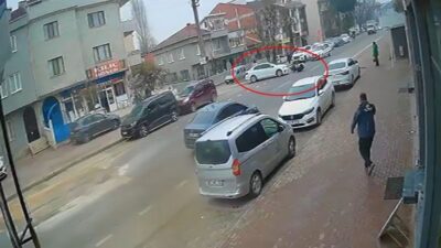 Bursa'nın İnegöl ilçesinde Hakan D. yönetimindeki motosiklet, yola çıkan bir