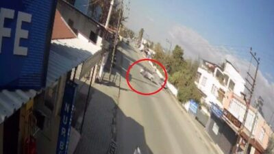 Hatay'ın Dörtyol ilçesinde, dönüş yapan bir otomobilin çarpması sonucu motosiklet