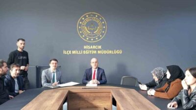 Kütahya’nın Hisarcık ilçesinde, İlçe Milli Eğitim Müdürü Hasan Kilitci, temizlik