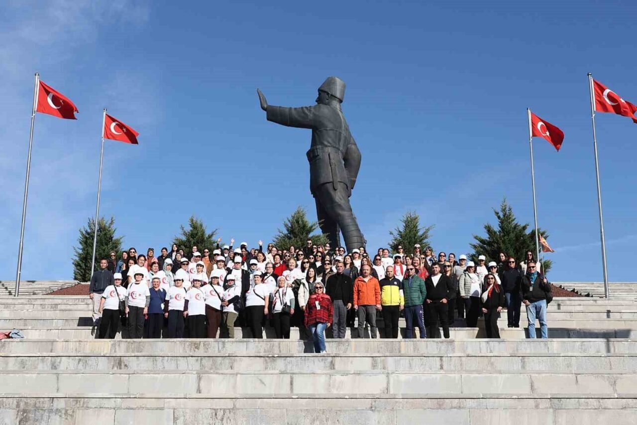 Muğla Büyükşehir Belediyesi, Cumhuriyet'in 102. yılı dolayısıyla 102 kadını Anıtkabir'e