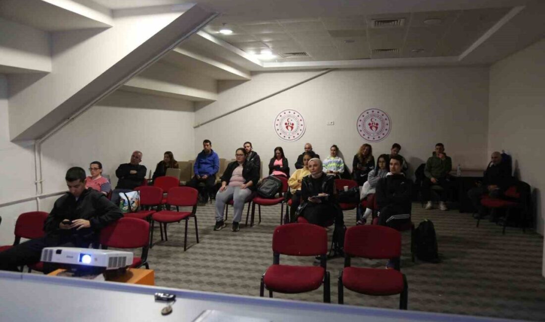 Menteşe Spor Salonu’nda masa tenisi antrenörlük eğitimleri devam ediyor Menteşe Spor Salonu'nda Muğla Gençlik ve Spor İl Müdürlüğü destekli