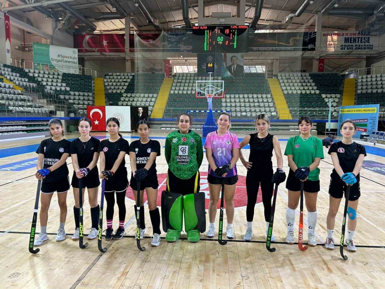 Ege Yıldızları Kadın Hokey Takımı, Gürcistan'ın Tiflis şehrinde düzenlenecek Tiflis