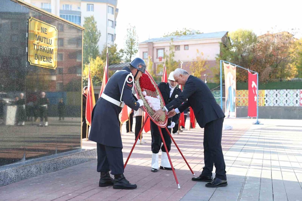 Muş’ta Atatürk’ü anma programında, Gazi Mustafa Kemal Atatürk'ün vefatının 87.