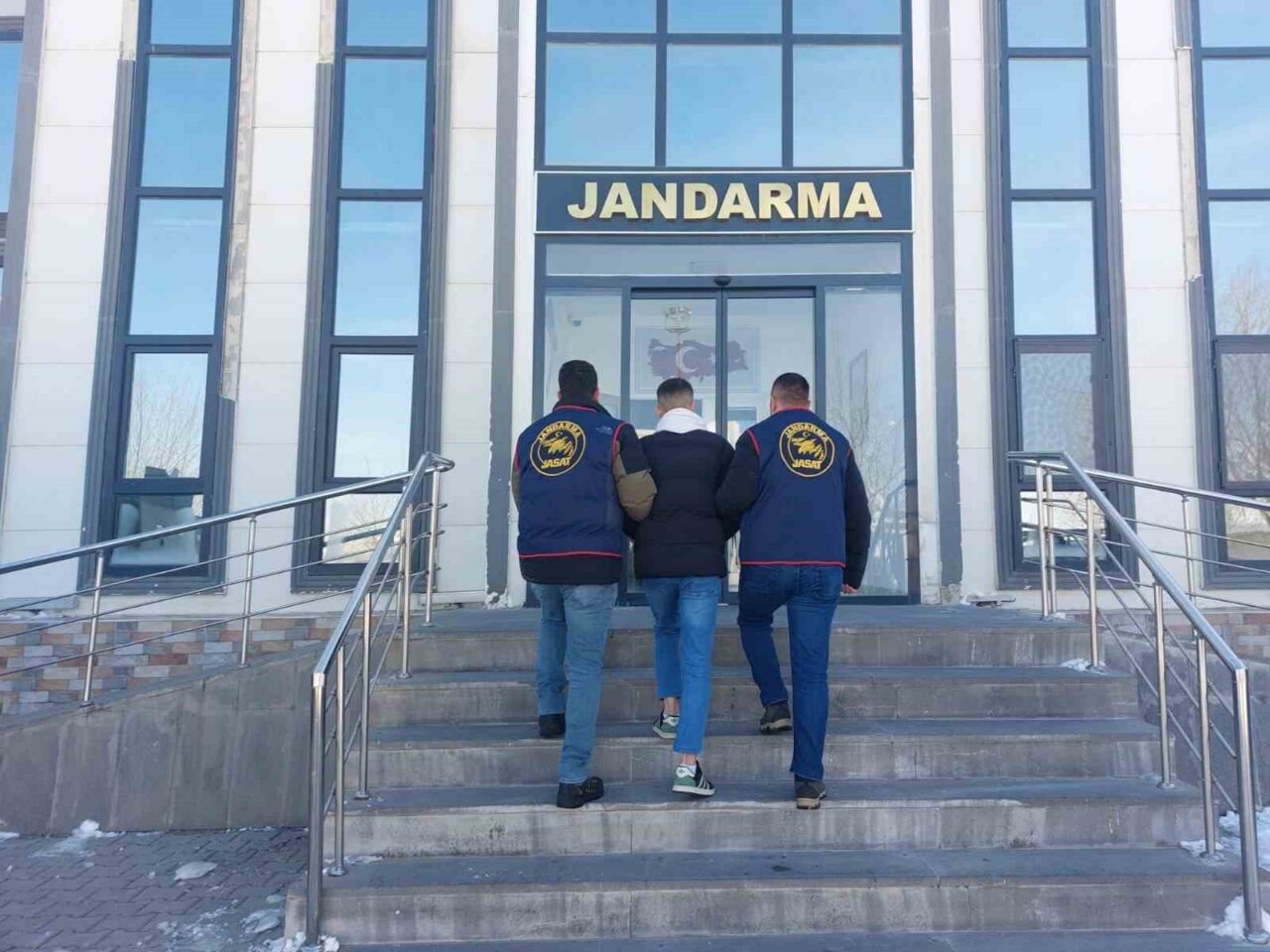 Muş’un Korkut ilçesinde, "Sayı ve Nitelik Bakımından Vahim Olan Silah