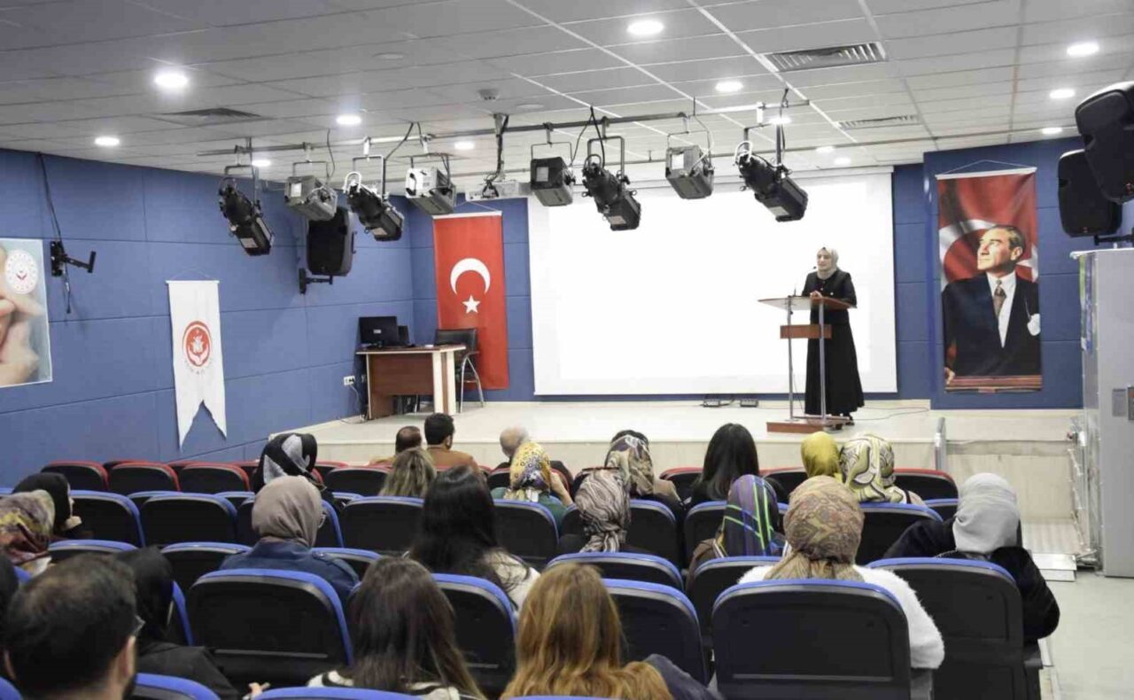 Muş Aile ve Sosyal Hizmetler İl Müdürlüğü, personeline çocukluk çağı