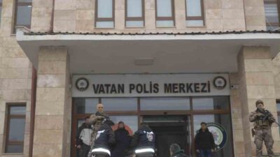 Muş'un Bulanık ilçesinde iki aile arasında okulda başlayan bir çekişme,