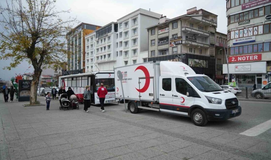 Muş’ta Kızılay, düşen kan bağışları için yoğun çaba harcıyor. Mobil