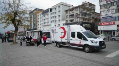 Muş’ta Kızılay, düşen kan bağışları için yoğun çaba harcıyor. Mobil