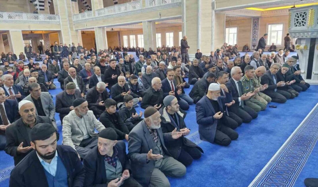 Muş’ta Düzenlenen Mevlit Programında Düşen Uçaklarda Şehit Olan Kahramanlar Anıldı Muş'ta, Gürcistan ve Hırvatistan'da düşen uçaklarda hayatını kaybeden kahramanlar için