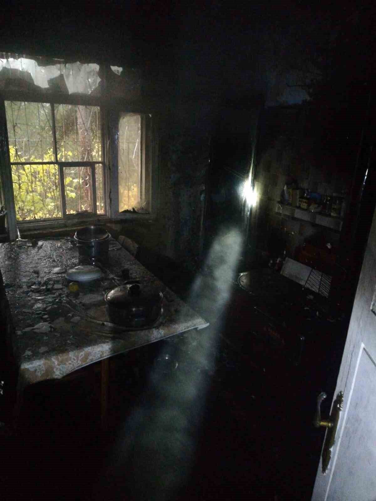 Karabük’ün Safranbolu ilçesinde Osman Mutlu’ya ait evin mutfağında çıkan yangın,