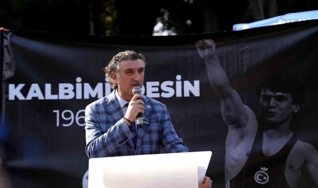 Naim Süleymanoğlu, Vefatının 8. Yıl Dönümünde Mezarı Başında Anıldı Türk sporunun efsanesi Naim Süleymanoğlu, vefatının sekizinci yılında Edirnekapı Mezarlığı'nda