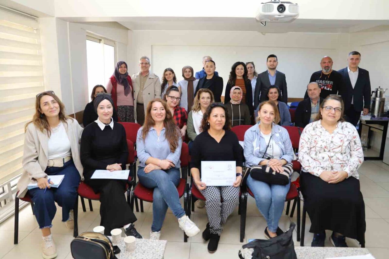 Nazilli Belediyesi, kadın girişimcileri desteklemek amacıyla "Ürün Çekim Teknikleri ve