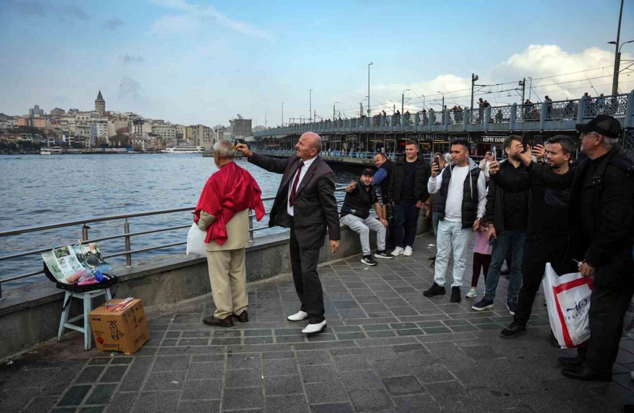 İstanbul'da Sadık Çelikten, 70 yaşında ve "Ziya" karakterinden ilham alarak,