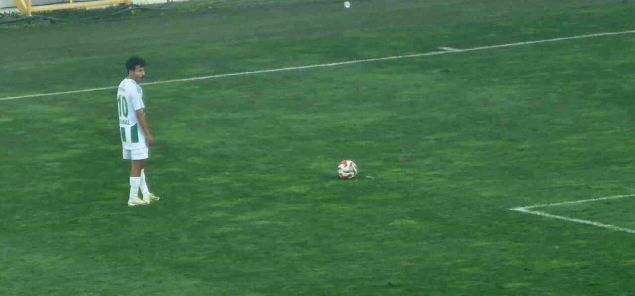 Nesine 3. Lig 2. Grup 10. hafta maçında Malatya Yeşilyurt