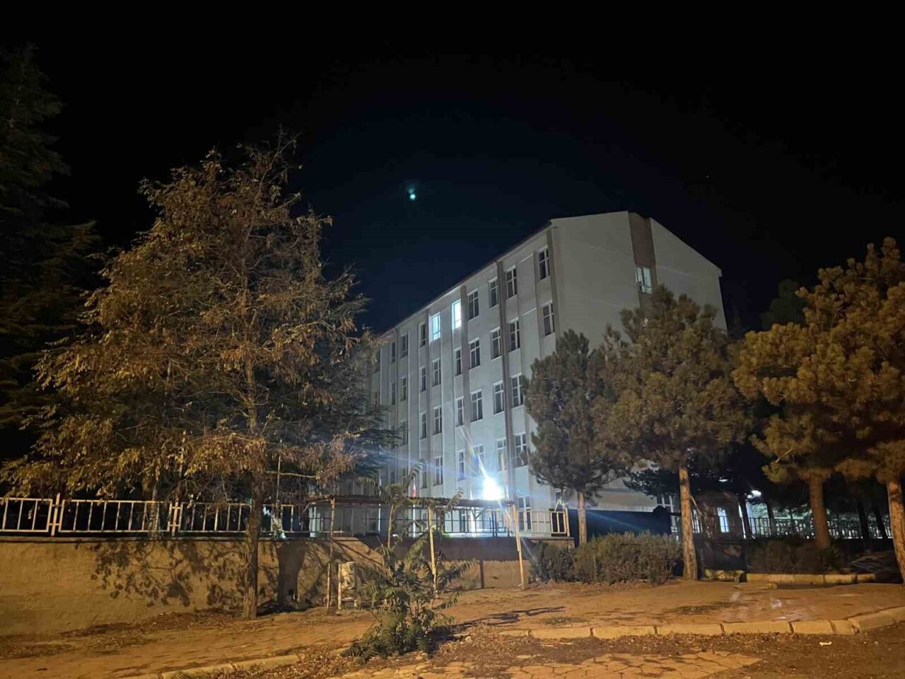 Niğde’de Yatılı Okulda Pastadan Sonra Hastaneye Kaldırılan Altı Öğrenci Tedavi Altına Alındı