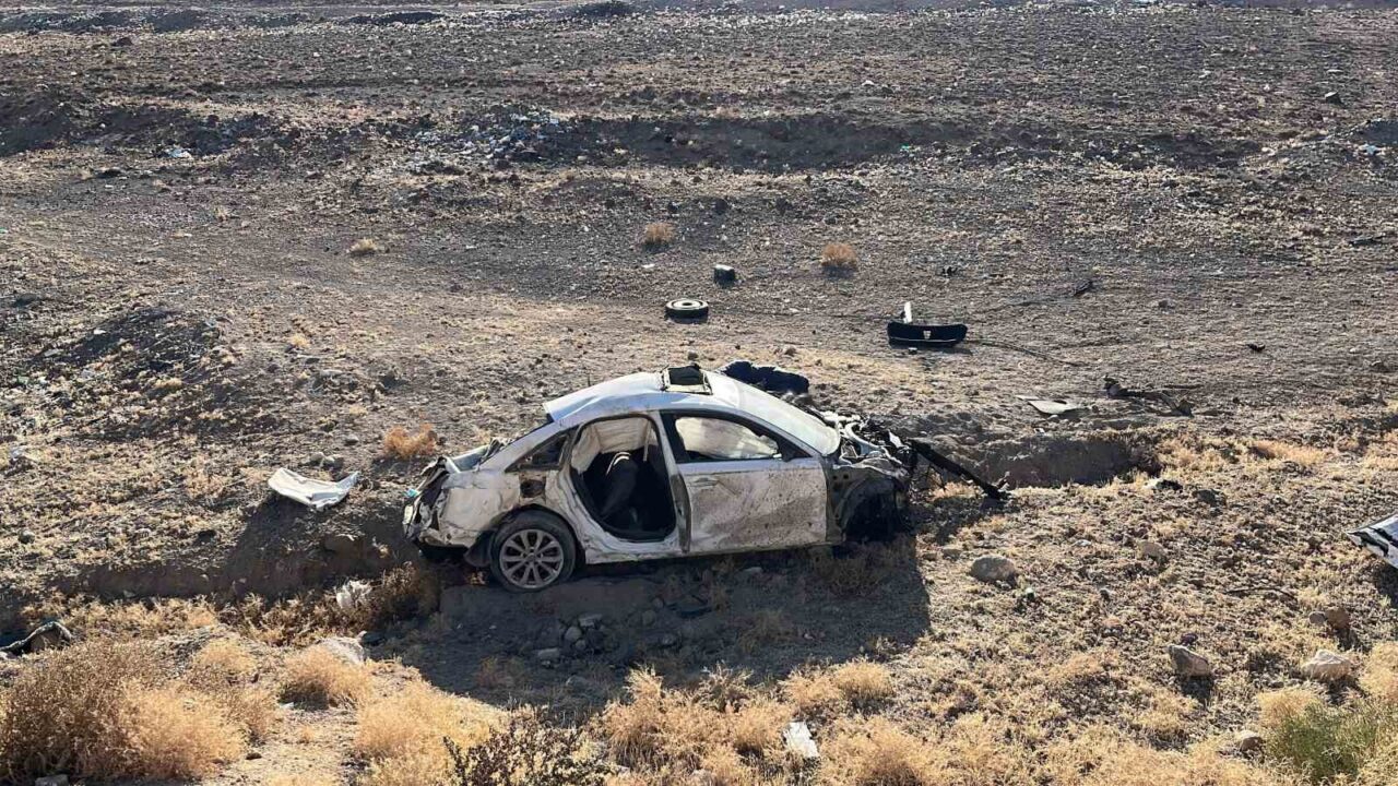 Niğde’de Takla Atan Otomobilde İki Kişi Hayatını Kaybetti, Bir Kişi Ağır Yaralandı