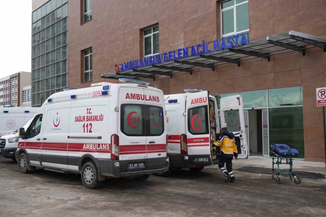 Niğde’de Oto Galeri Önünde Silahlı Saldırı: 1 Yaralı