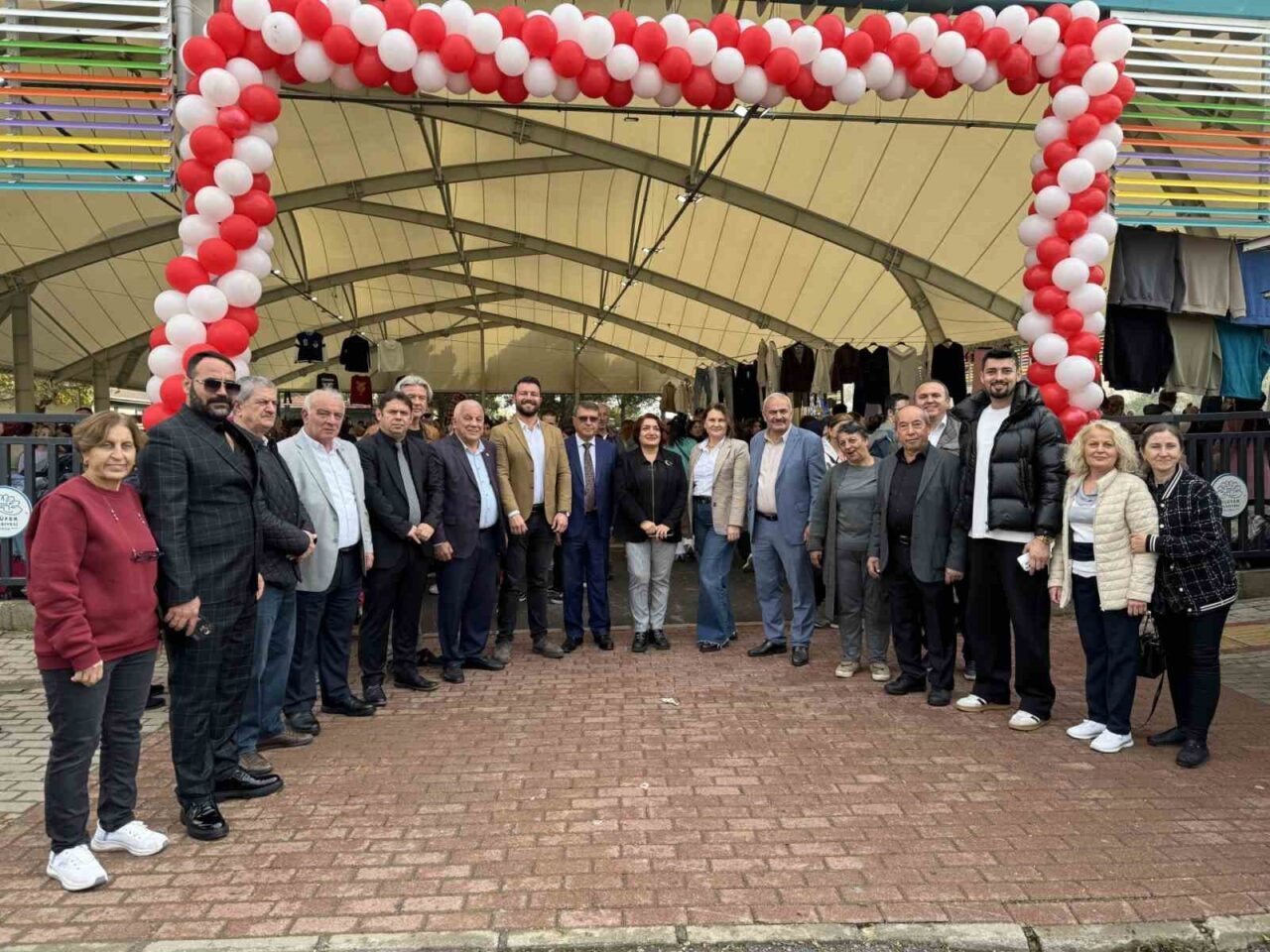 Nilüfer Belediyesi, vatandaşların uygun fiyatlarla alışveriş yapmasını sağlamak amacıyla Altınşehir