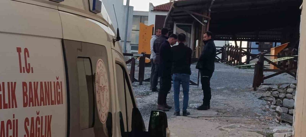 Milas Müze Müdürlüğü'nde güvenlik görevlisi Serkan Alkaya (45), nöbet yerinde