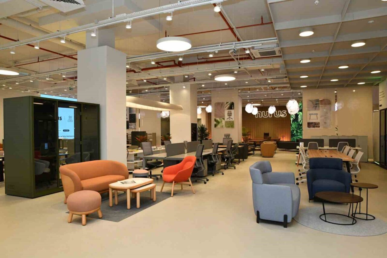 Nurus, İzmir'de 1000 metrekarelik yeni mağazasını açarak bölgedeki etkinliğini artırdı.