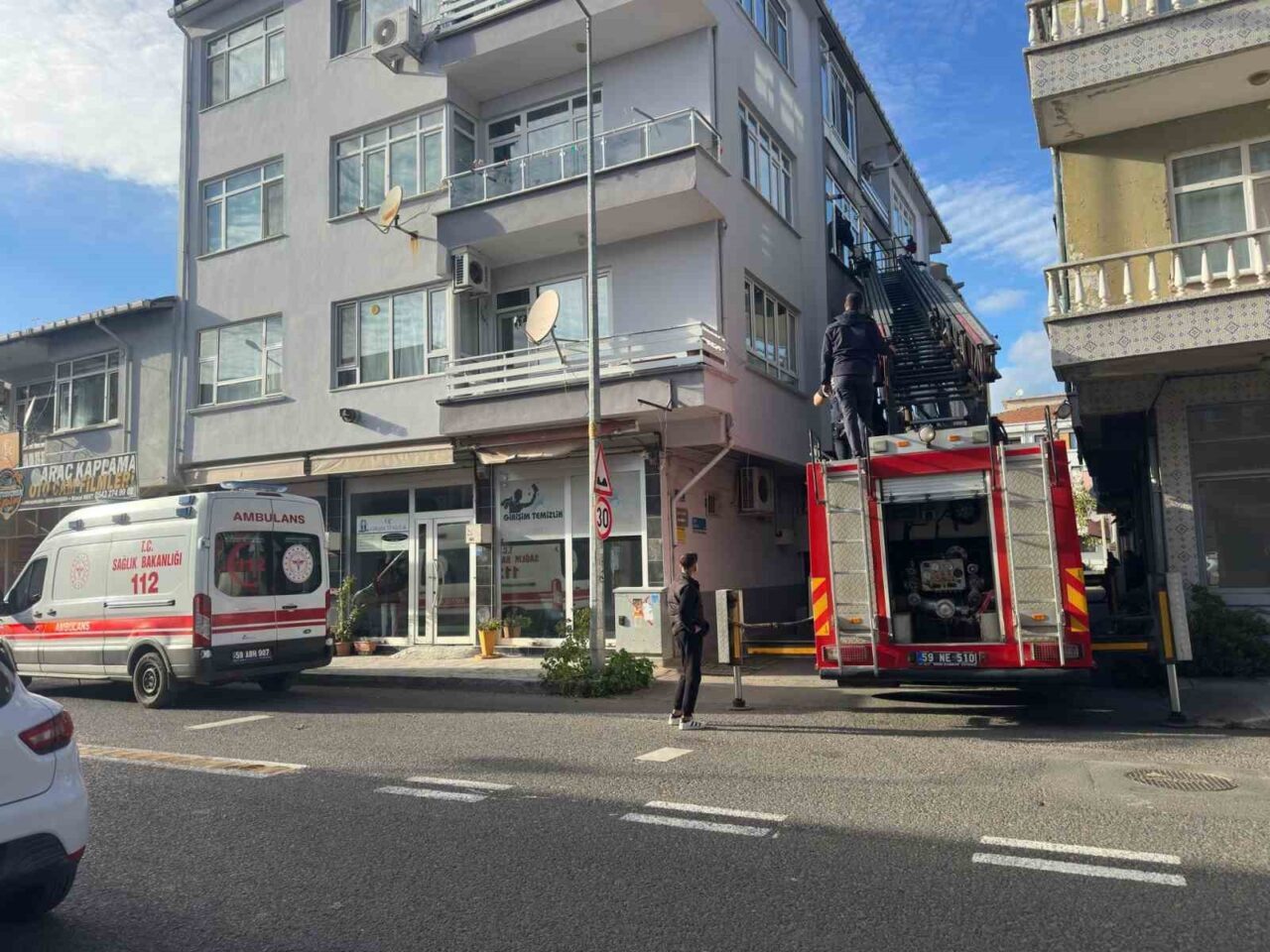 Tekirdağ'ın Muratlı ilçesinde bir dairede ocağın açık bırakılması paniğe yol