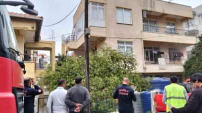 Muğla'nın Milas ilçesinde bir apartmanda ocakta unutulan yemek nedeniyle yangın