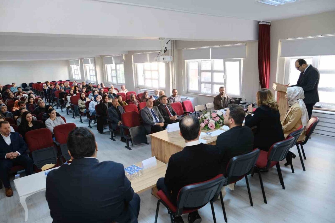 Ordu Üniversitesi öğretmen adayları, 24 Kasım Öğretmenler Günü etkinlikleri çerçevesinde