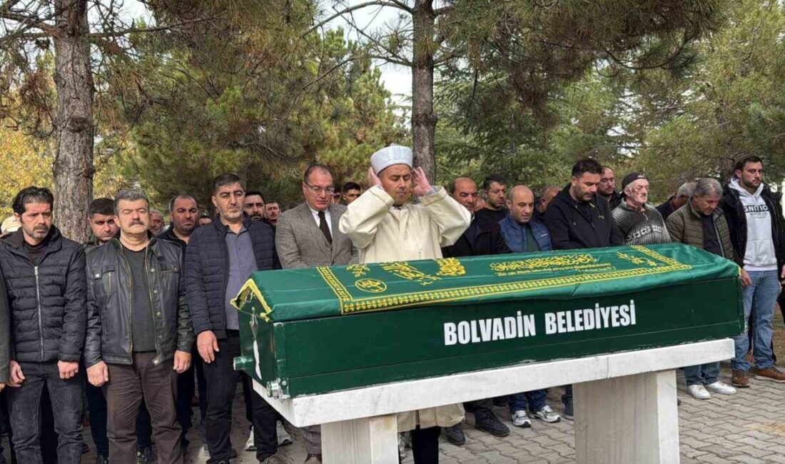 Beşiktaş’ta gerçekleşen zehirlenme vakasında hayatını kaybeden Servet Böcek, Afyonkarahisar’da toprağa verildi; baba Yılmaz Böcek, sorumluların cezalandırılmasını talep etti. Beşiktaş'ta yaşanan zehirlenme olayında hayatını kaybeden Servet Böcek, merhum eşi