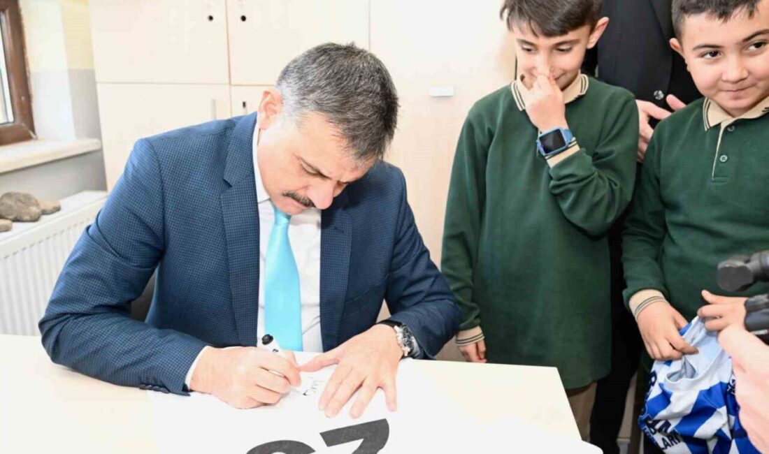 Erzurum Valisi Mustafa Çiftçi, Palandöken'deki Şehit Taha Nergiz İlkokulu'nu ziyaret