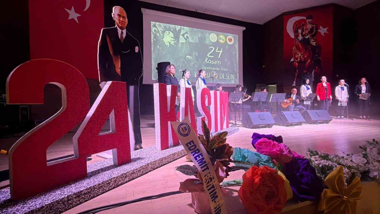 24 Kasım Öğretmenler Günü, Balıkesir'in Edremit ilçesinde coşkuyla kutlandı. Şehit