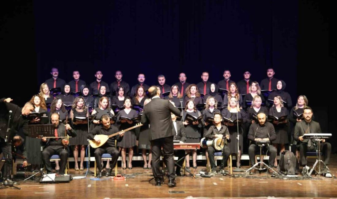 Kırşehir'de Öğretmenler Günü etkinliğinde 'Hizmet Şeref Madalyaları' verildi. Neşet Ertaş