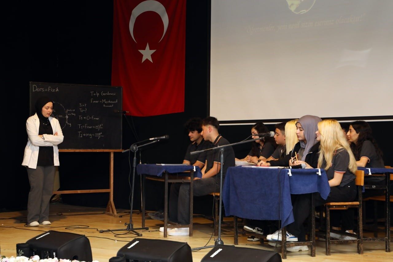 24 Kasım Öğretmenler Günü, Sakarya'nın Karasu ilçesinde coşkuyla kutlandı. Kaymakam