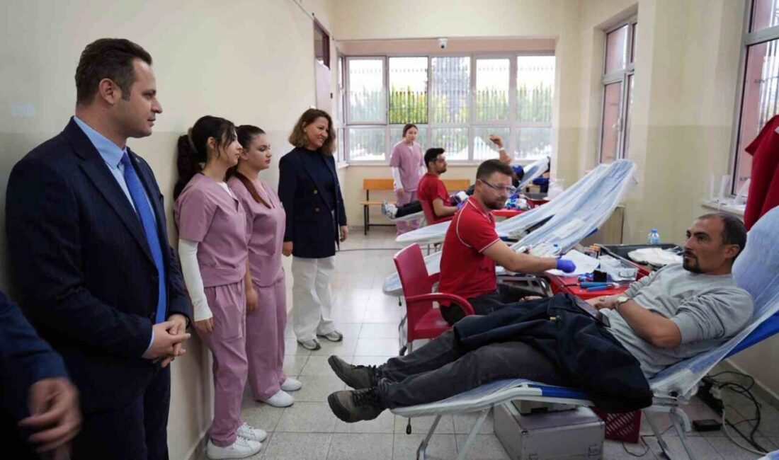 Muğla’da Öğretmenler Günü’nde ‘Kan Dostum Öğretmenim’ İle Gönüllü Kan Bağışı Kampanyası Düzenlendi Muğla'da 24 Kasım Öğretmenler Günü dolayısıyla "Kan Dostum Öğretmenim" kampanyası