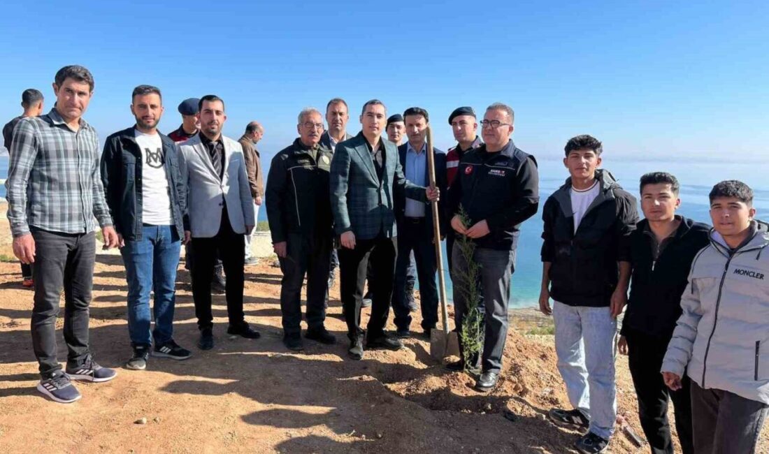 Samsat’ta Şehit Polis Memuru Cengiz Askar’a Anma Ormanı Oluşturuldu Adıyaman'ın Samsat ilçesinde, Şehit Polis Memuru Cengiz Askar anısına hatıra