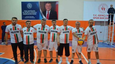 Selendi'de düzenlenen 24 Kasım Öğretmenler Günü Voleybol Turnuvası’nda Atatürk İlkokulu